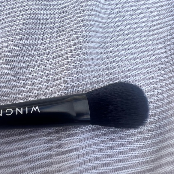 WINGME COSMETICS
All Over Blending Brush - Picture 5 of 5